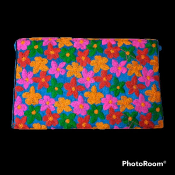 NWT Embroidered Envelope Clutch - Picture 5 of 12